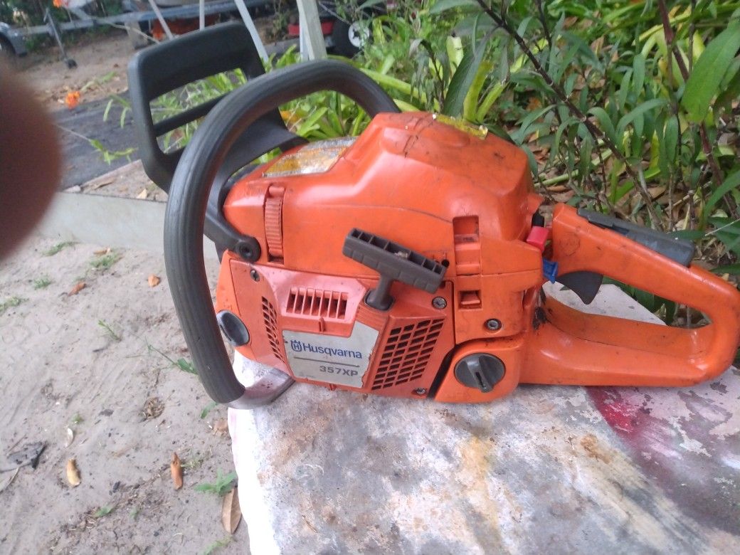 Husqvarna 357 XP 4.4 Horsepower Chainsaw