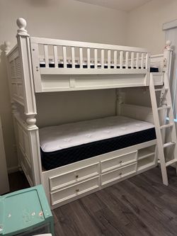Twin Bunk Bed