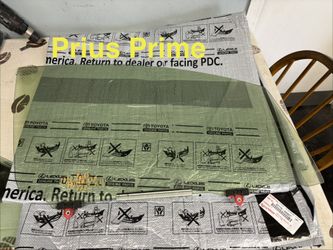 2017’ - 2022’ Toyota Prius Prime Front Passenger Window Glass OEM