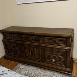 9 Drawer Dresser