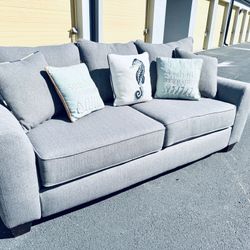 Upscale West Elm Modern Coastal Queen Sleeper Sofa (Mattress Never Used)