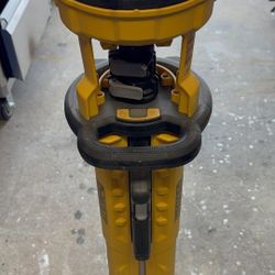 Dewalt Tripod Light 