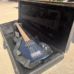 Fender Bass Case + Bass Guitar