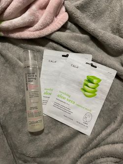 Rose & aloe facial mist and 2 aloe Vera essence mask