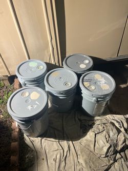 5 gallon paint buckets