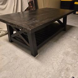 Living Spaces Coffee Table 