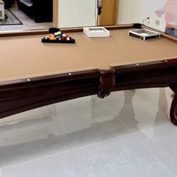 Traditional 8 Foot Wooden Pool Table With Ball & Claw Feet
