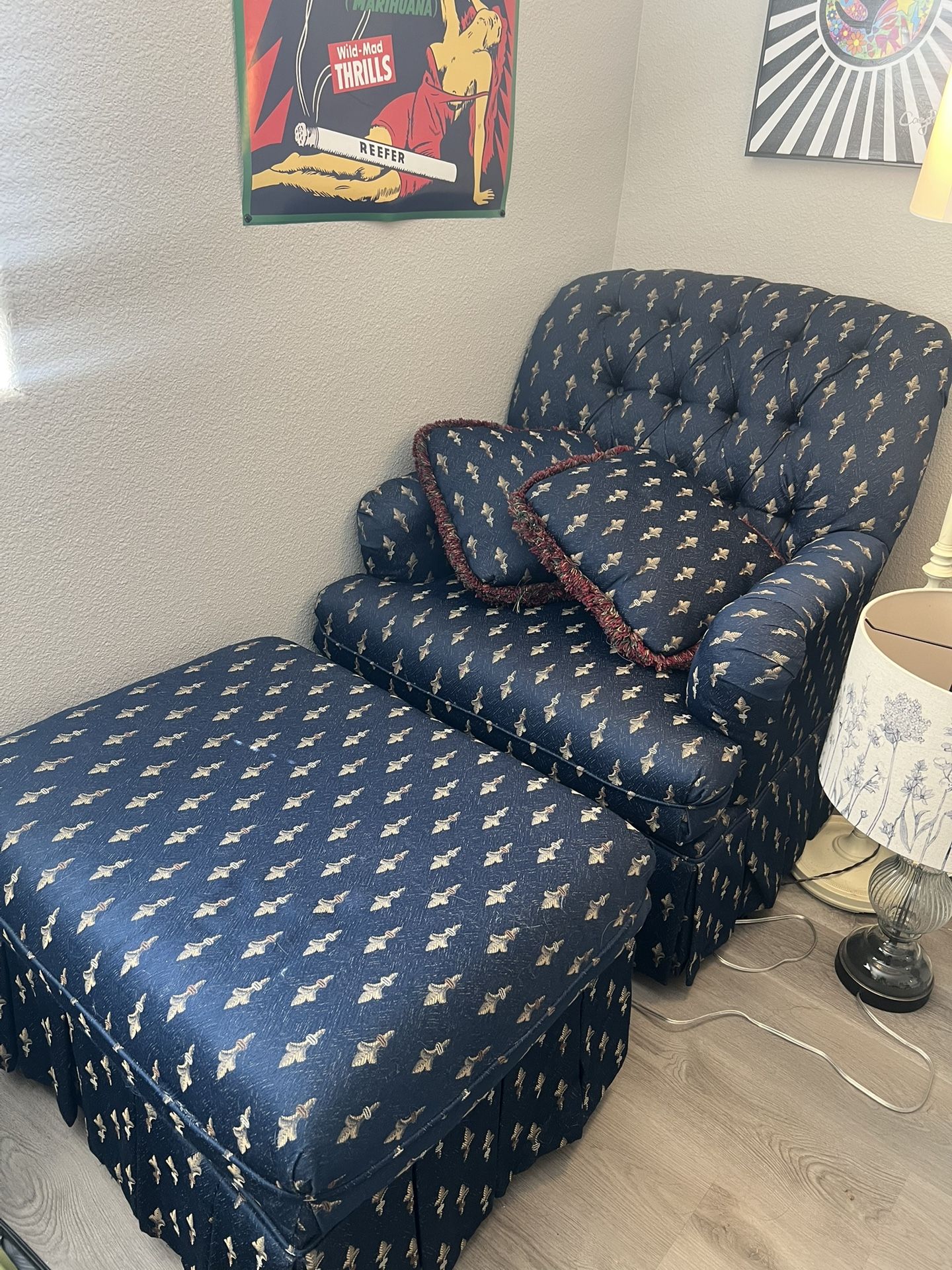 Chair With Ottoman