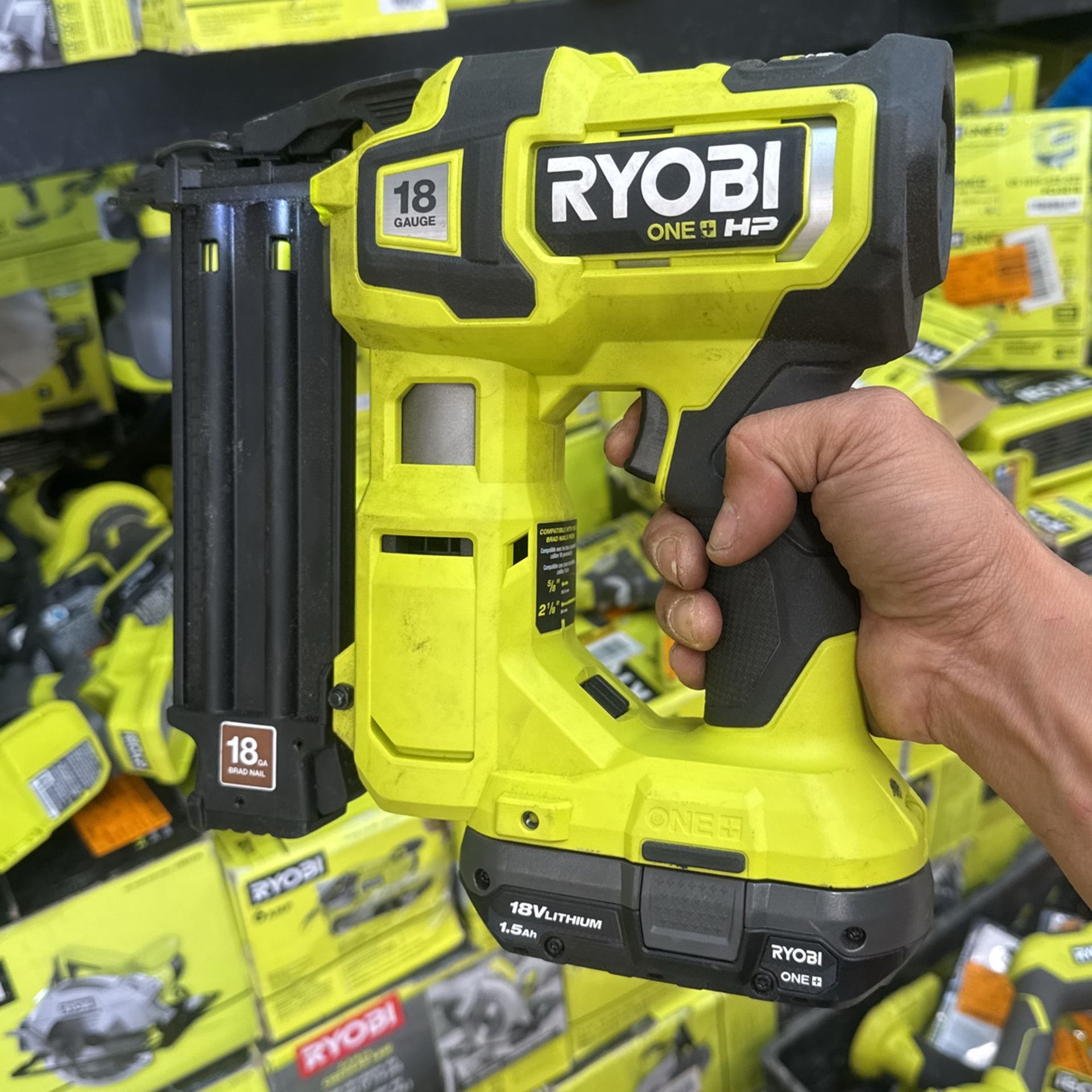 RYOBI ONE+ HP 18V 18 Gauge Brushless Cordless AirStrike Brad