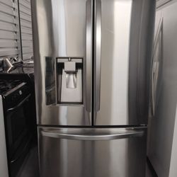 LG STAINLESS STEEL FRENCH DOORS REFRIGERATOR 