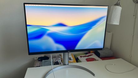 LG UltraFine 27” 4K USB-C Monitor (27UP850N-W)  - Looks New!