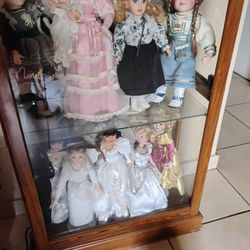 Sé Vende Vitrina Antique Con Muñecas 