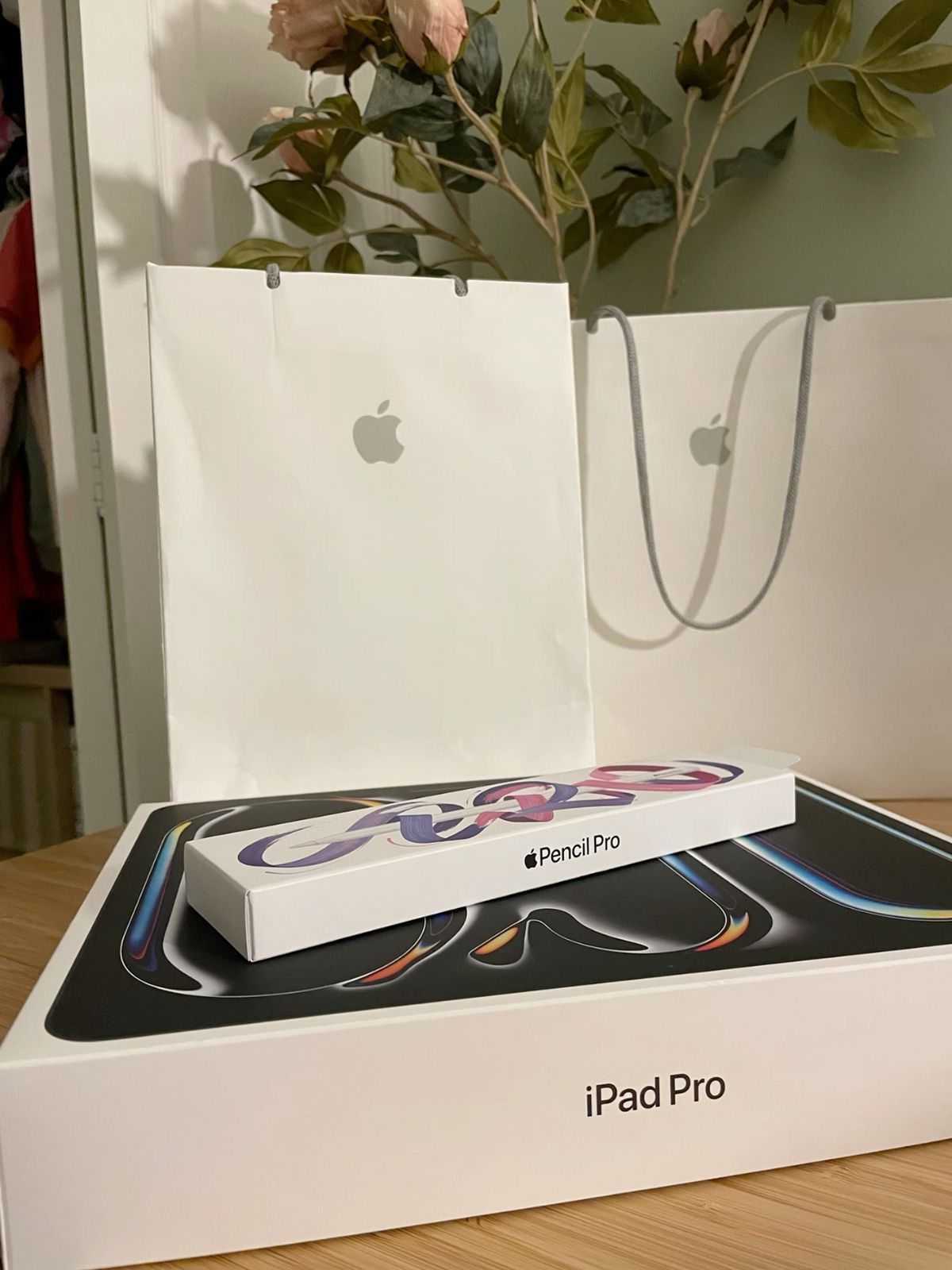 IPAD PRO M4 LATEST MODEL WITH APPLE PENCIL JUST $10 DOWN TAKE HOME TODAY
