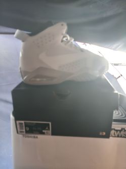 Jordan lift off size 9 shoe