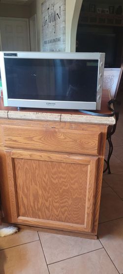 FREE FREE FREE BIG MICROWAVE