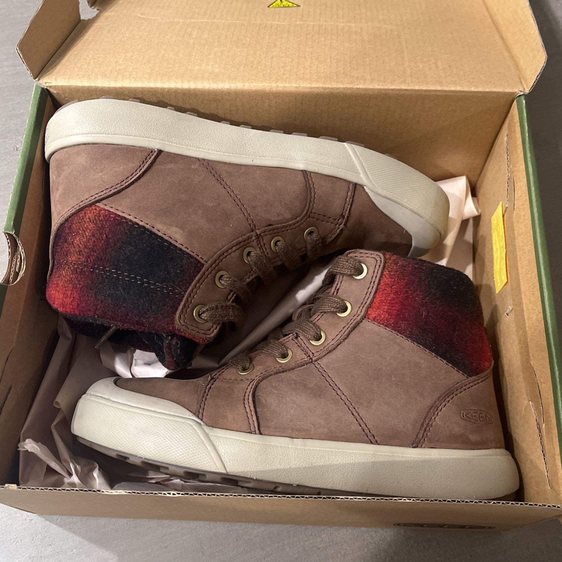 KEEN Elena Mid Boots Women’s 5.5 Hiking Winter Chestnut Leather Insulated Plaid