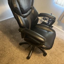 Executive Office Chair (USED)
