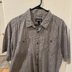 Mens Patagonia button Up/ Large 