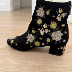 Top shop spring boots with embroidery 