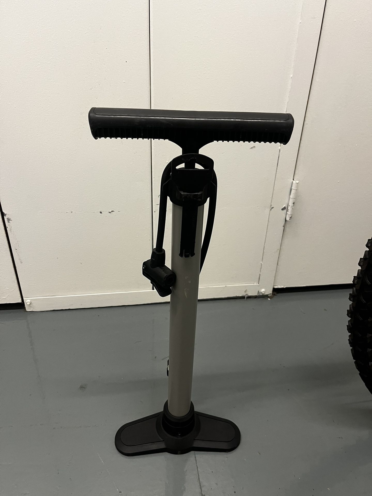 HYPER 26” MOUNTAIN BIKE