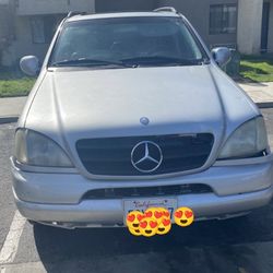 2000 Mercedes-Benz 320
