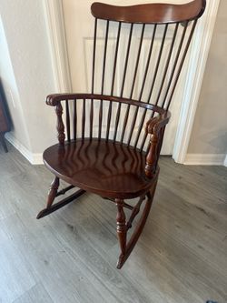 Virginia House Rocker / Rocking Chair Rare Vintage comfortable Beautiful Heavy