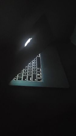 MacBook air 13 inch with charger