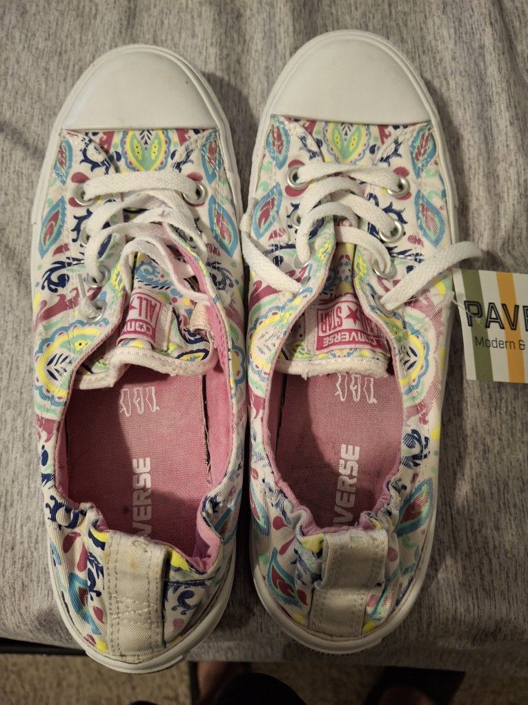 Women's Size 9 Low Top Converse Paisley Sneakers