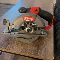 Milwaukee M12 FUEL 5-3/8” Circular Saw (Tool Only – Like New)