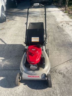 Honda lawn mower self propelled works perfect for you commercial business