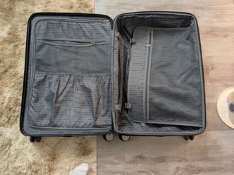 Kenneth Cole Reaction Rose Gold 24” Spinner Suitcase