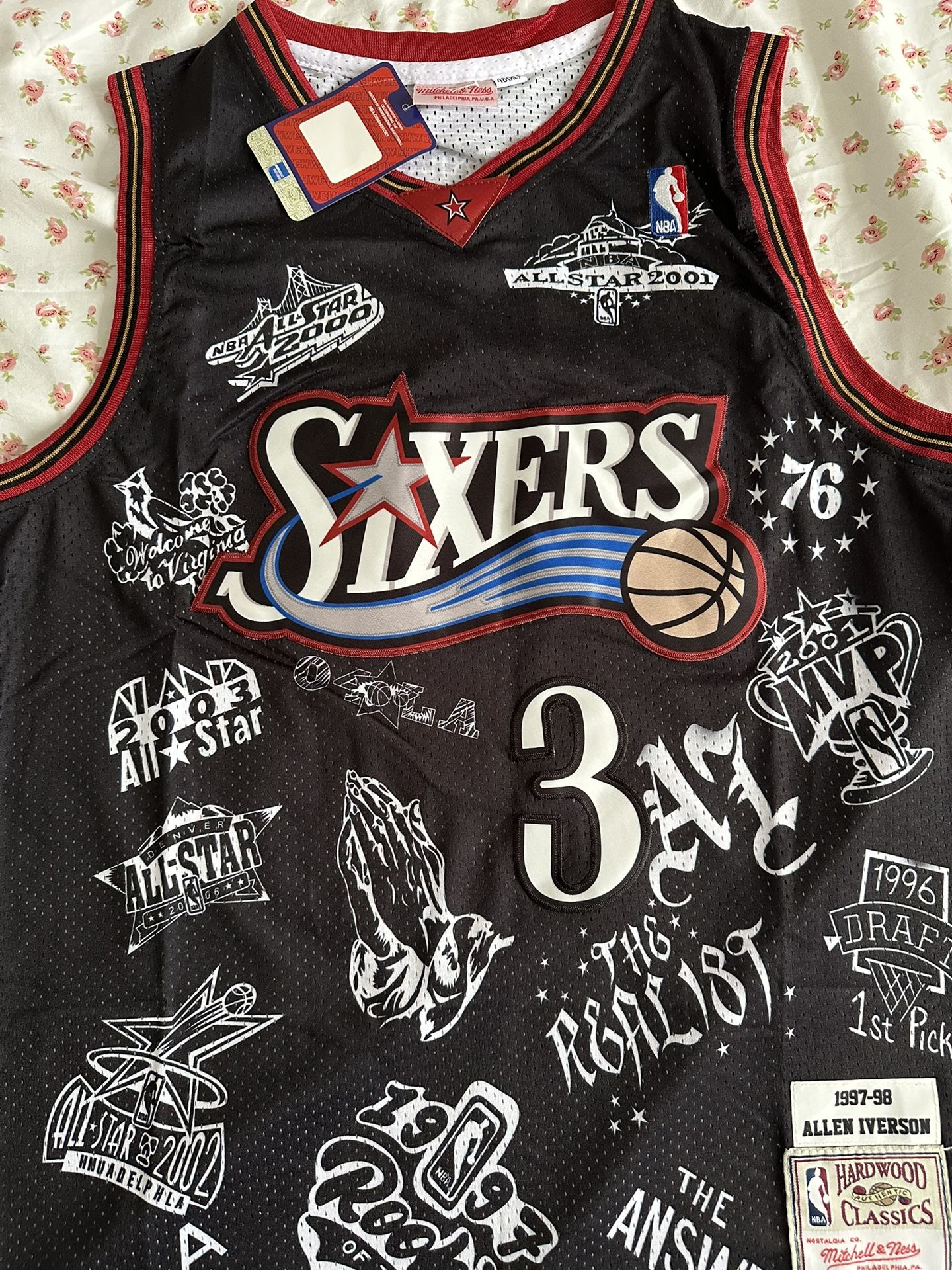 Iverson Basketball Jerseys. Color: Black. Size: XL