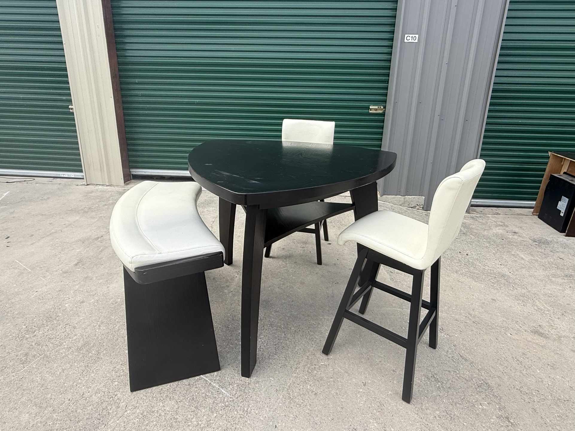 Dining Table With 2 Chairs & Bench for Sale in Saint Hedwig, TX - OfferUp