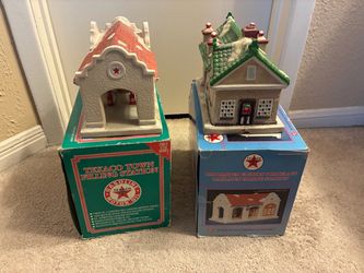 Texaco Town Filling Station Porcelain Collectibles Set of 2