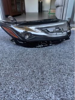 Toyota Camry 2025-2026 headlight
