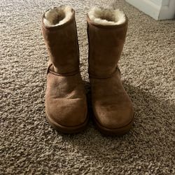 Women’s Chestnut Uggs 