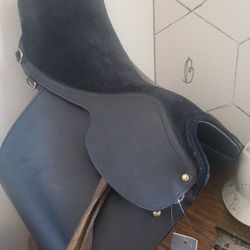 Classic English Saddle Classic
