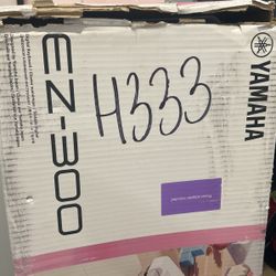 Yamaha EZ-300 Keyboard (Piano)