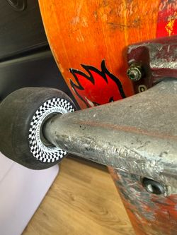 Complete skateboard