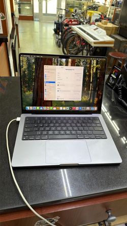 2021 MacBook Pro M1 15gb 512gb SSD Laptop