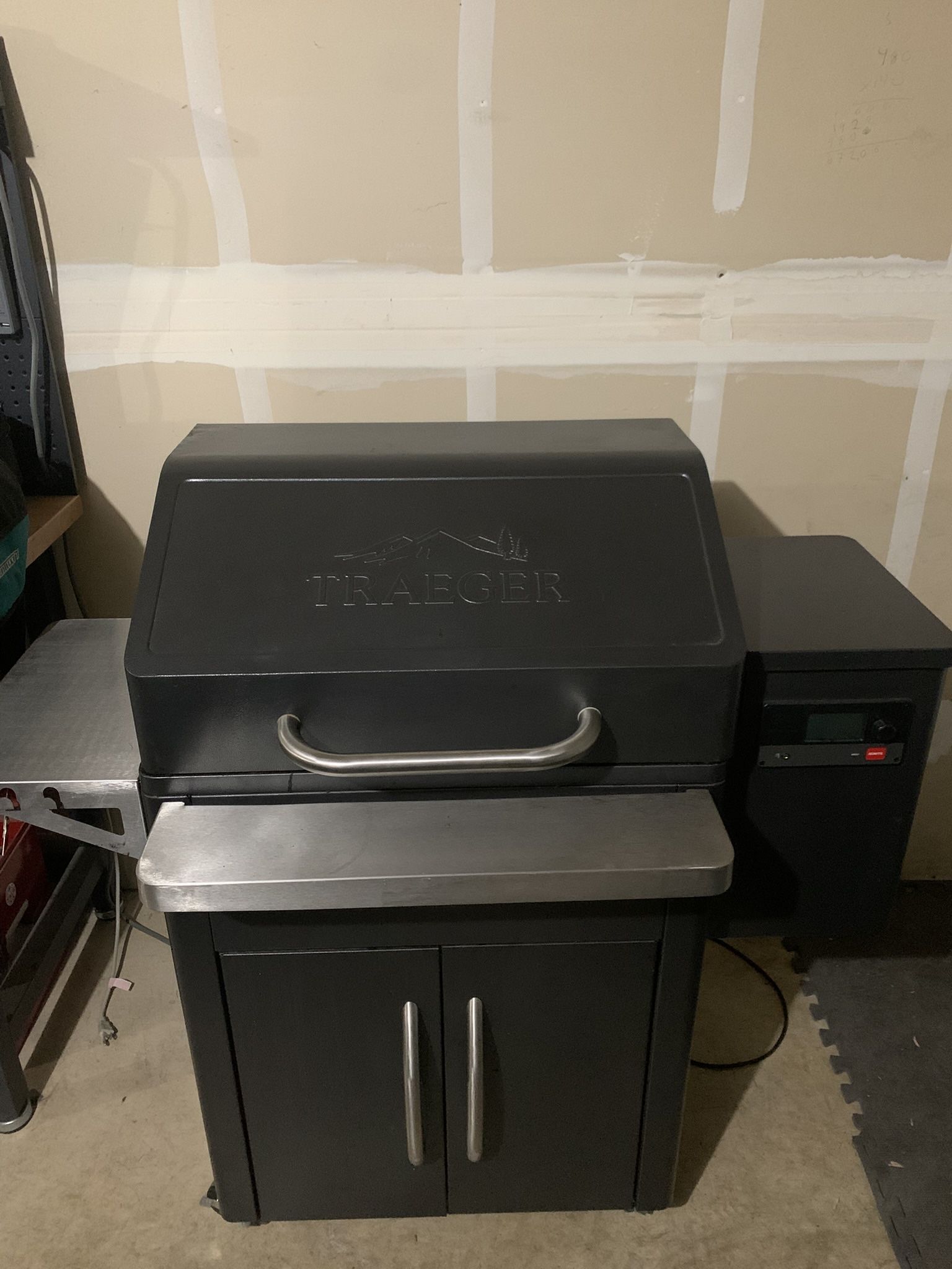 Traeger Silverton 620 Pellet Grill