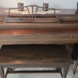 Crown New York Piano