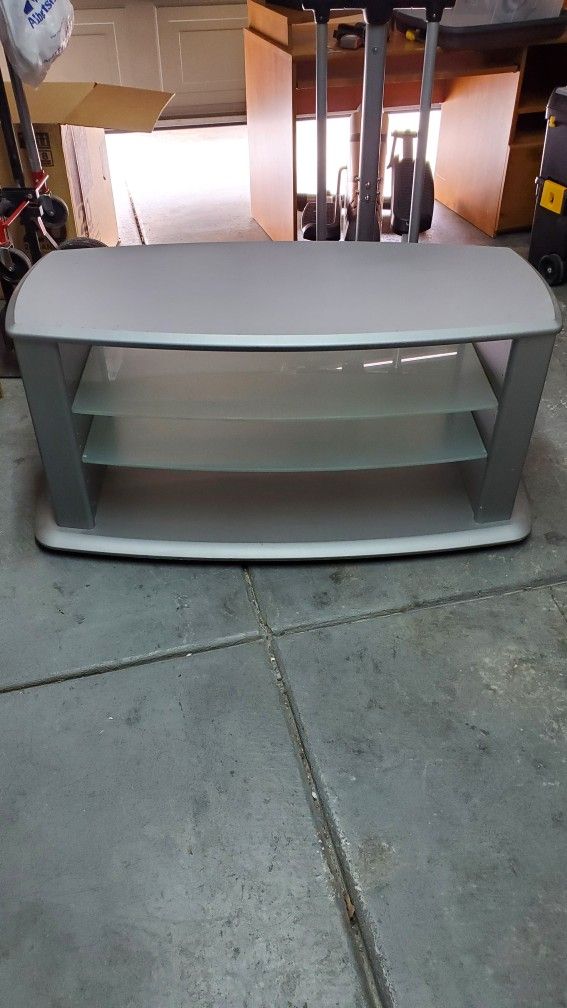 Large Tv Stand Can Hold 200+ lb CRT