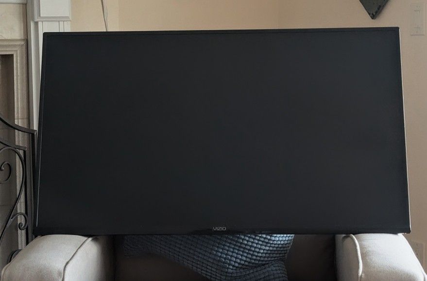 Visio Smart Flat Screen TV 