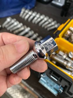 21 available, M14 1.5 lugs brand new