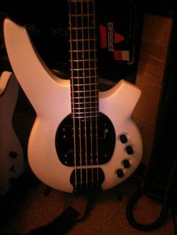 5 String Banging Bass. Local only .Music M.