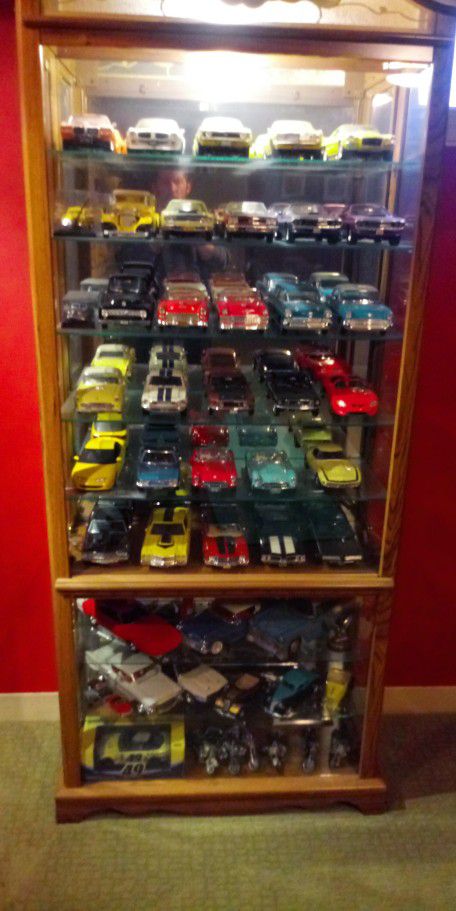 Display Cabinet With 18th Scale Die Cast Cars