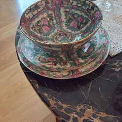 Chinese porcelain set