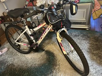 Ladies Schwinn Avenger Mountain Bike