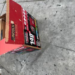 Lincoln Electric 140hd Welder 